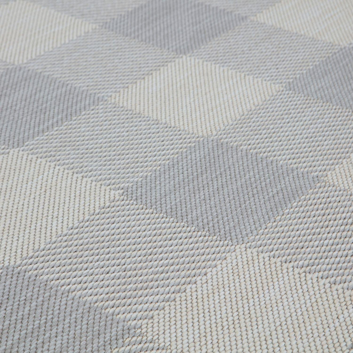 Ecology Outdoor Rug Grey | 700GR — room photo 2