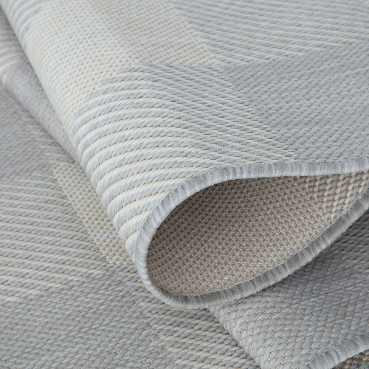 Ecology Outdoor Rug Grey | 700GR — room photo 3