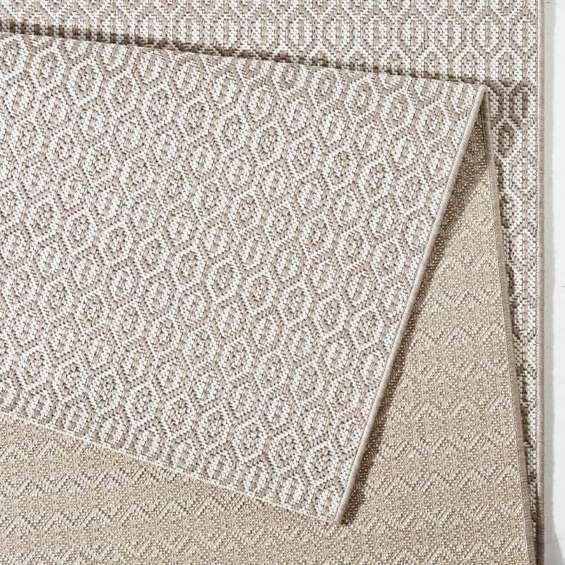 Indoor Outdoor Coin Rug – Geometric Design — room photo 2