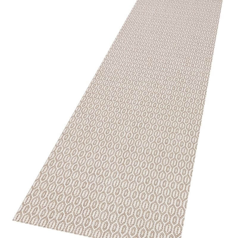 Indoor Outdoor Coin Rug – Geometric Design — room photo 6