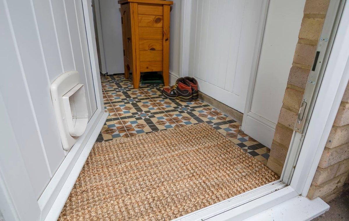 Handmade Natural Jute Rug — room photo 4
