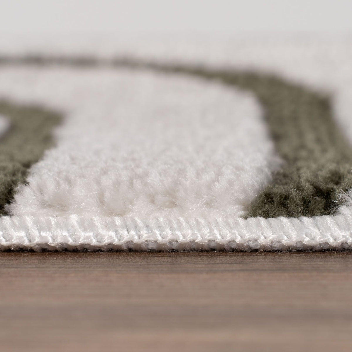 Loft Geometric Green Rug — room photo 5