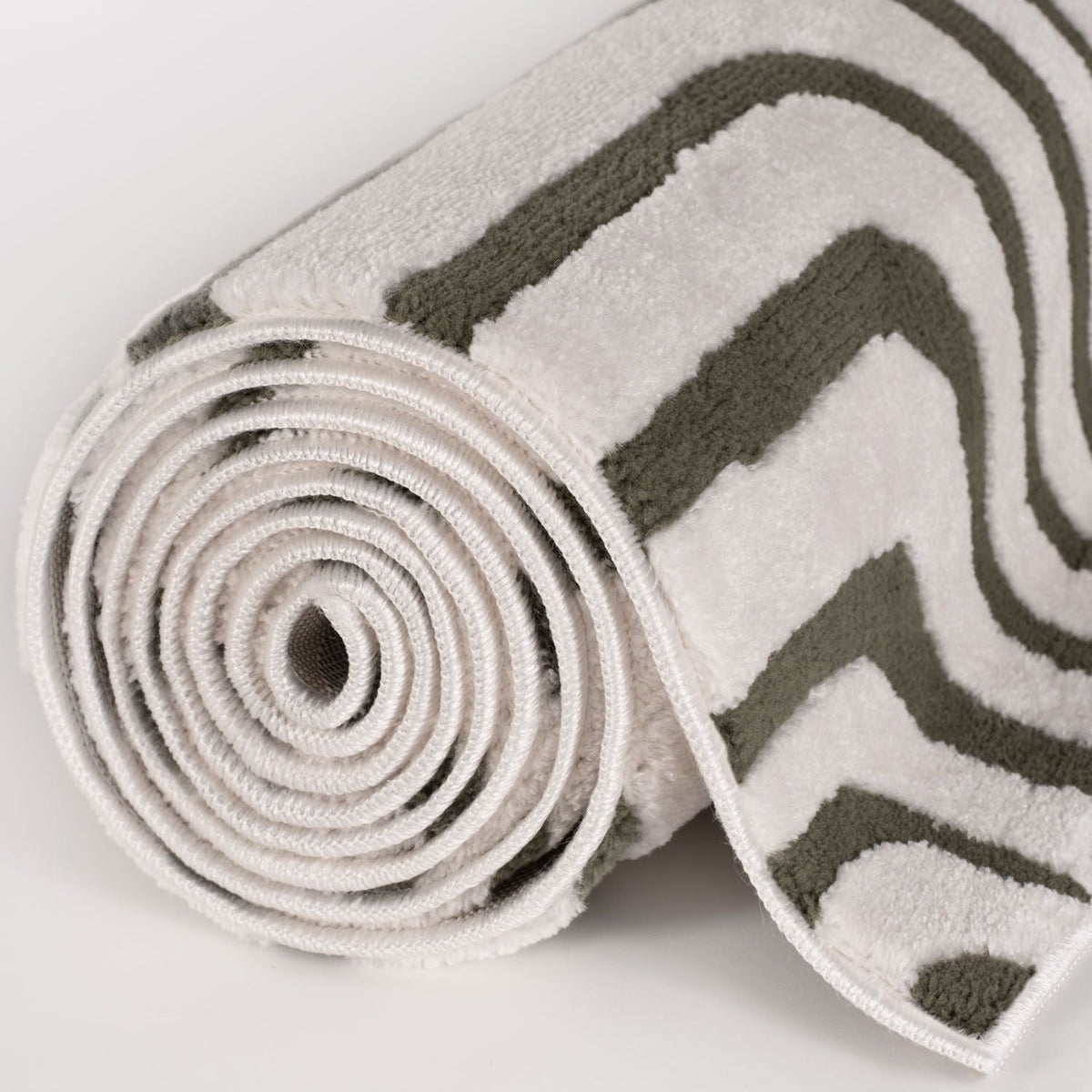 Loft Geometric Green Rug — room photo 6
