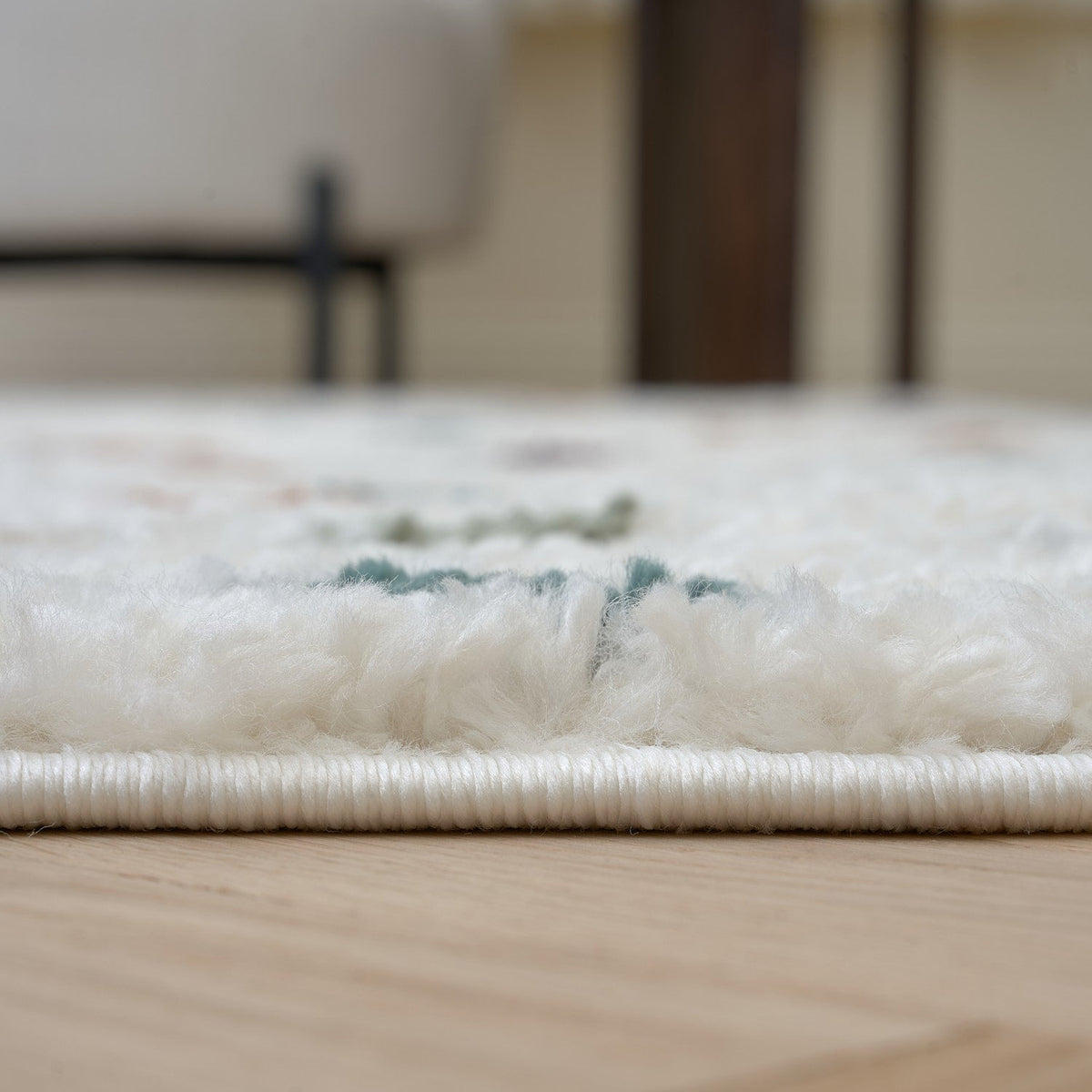 Moodi Shaggy Multicolour Jubile Rug — room photo 5