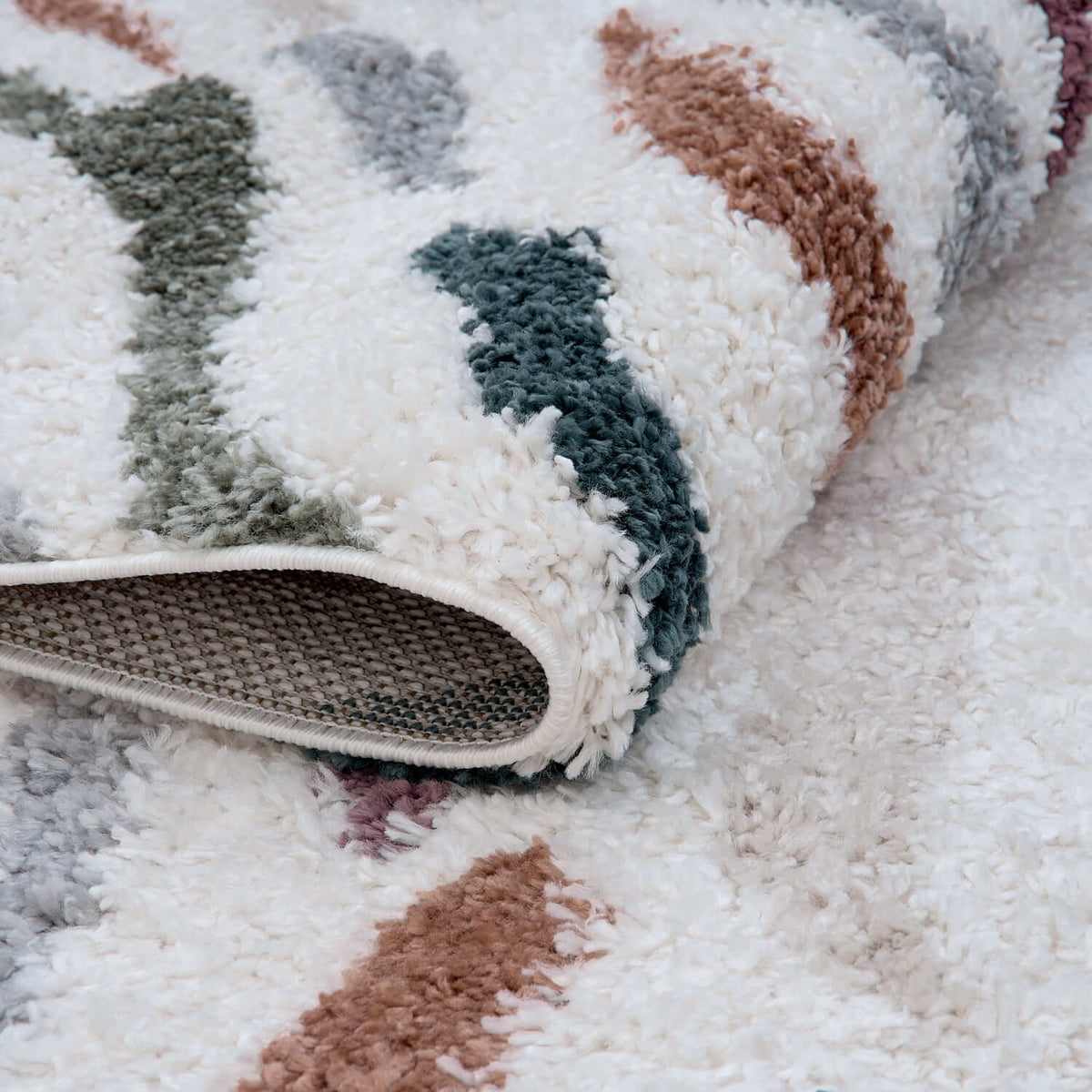 Moodi Shaggy Multicolour Tidecrest Rug — room photo 4