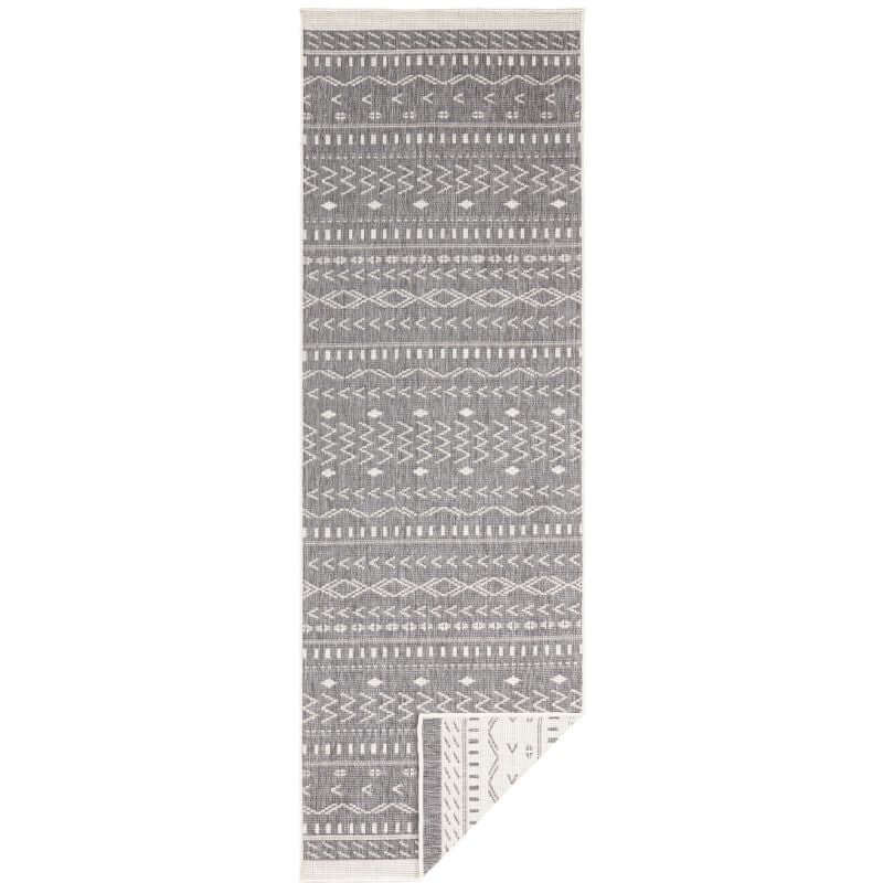 Kuba Reversible Indoor-Outdoor Rug — room photo 6