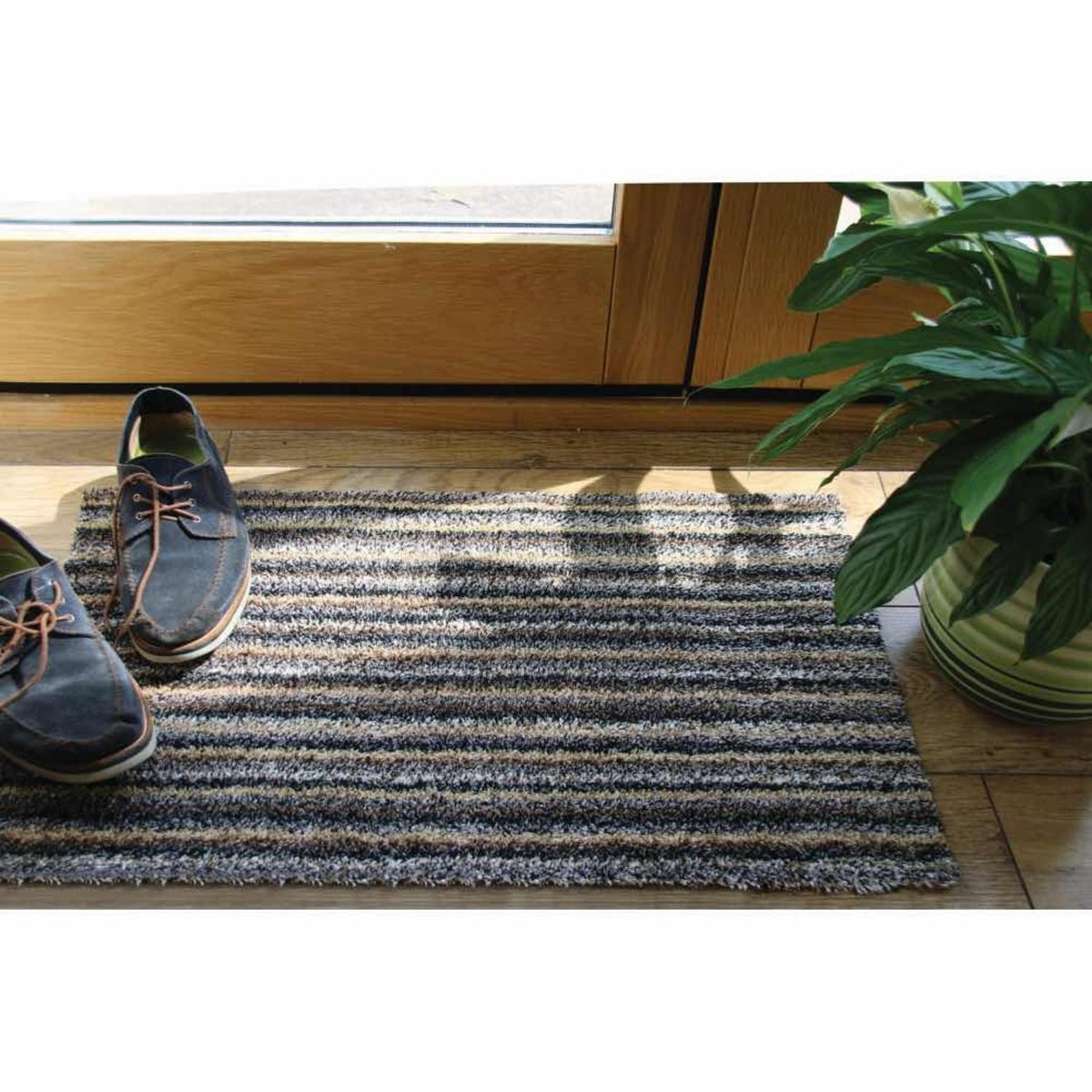 Washable Mats and Runner – Striped Design — room photo 6