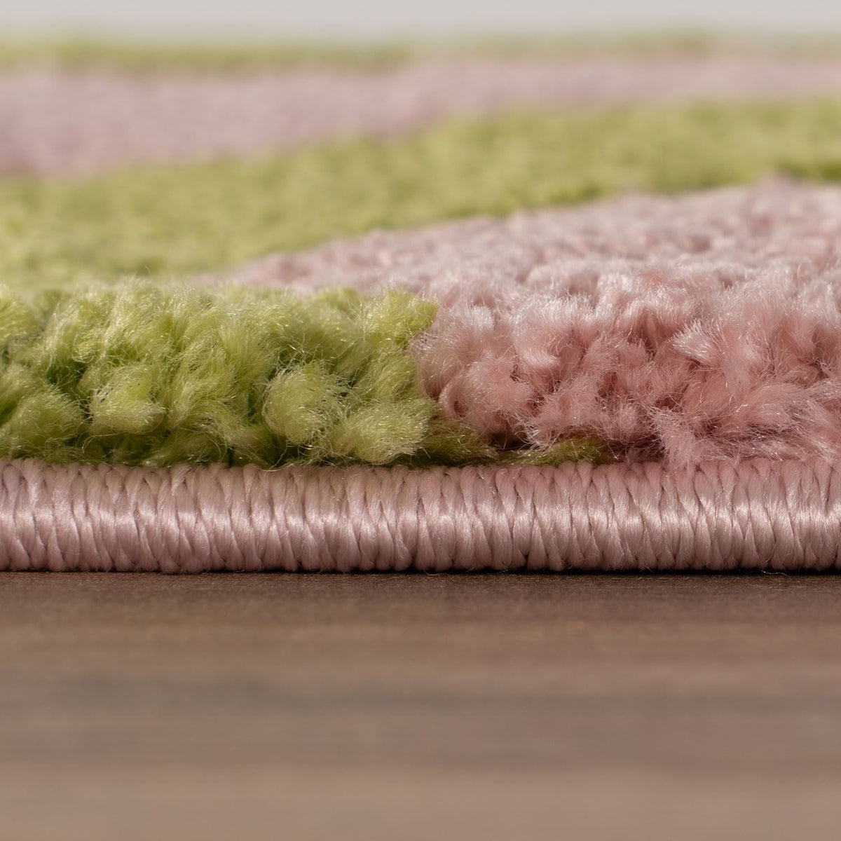 Joli Checkered Green & Pink Rug — room photo 5