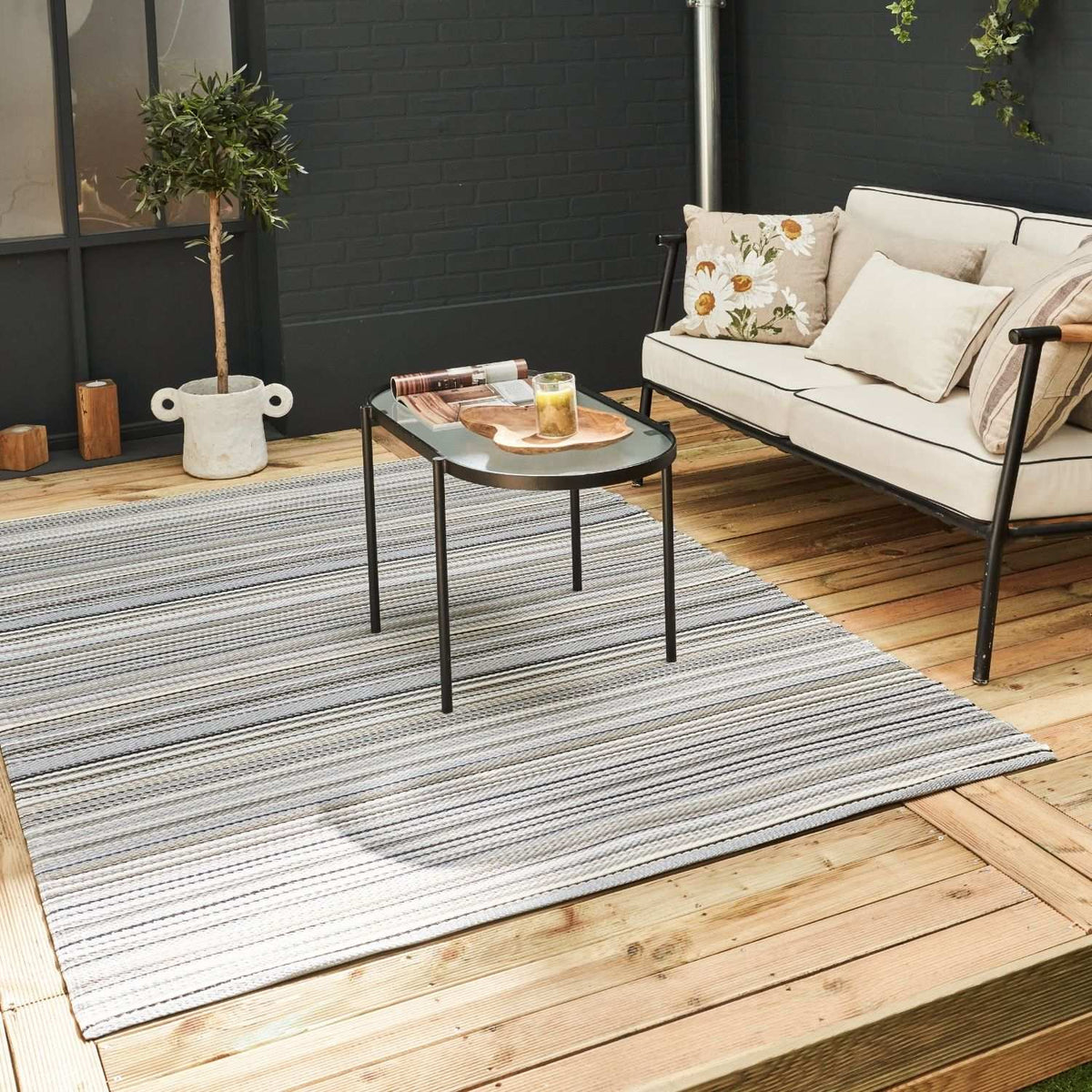 Rainbow Outdoor Rug Grey | 1020 — room photo 5